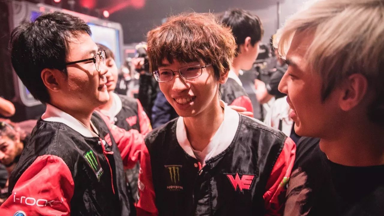 Faker意外战胜RNG,表现优异引爆全场!