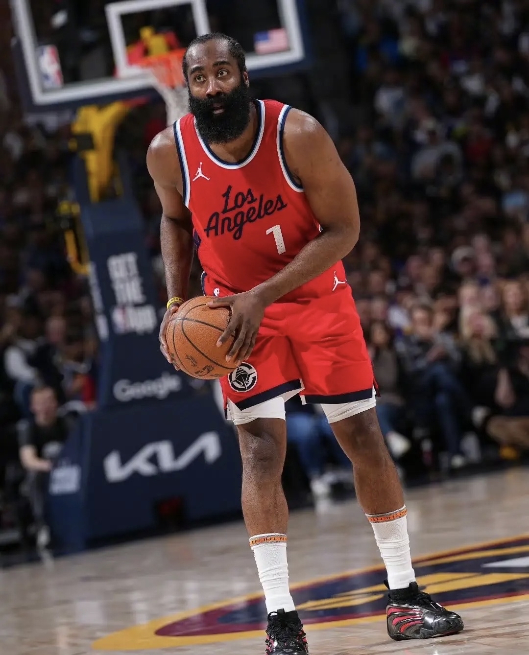 热火引发争议！，哈登官方宣布出色发挥新规比赛高潮迭起