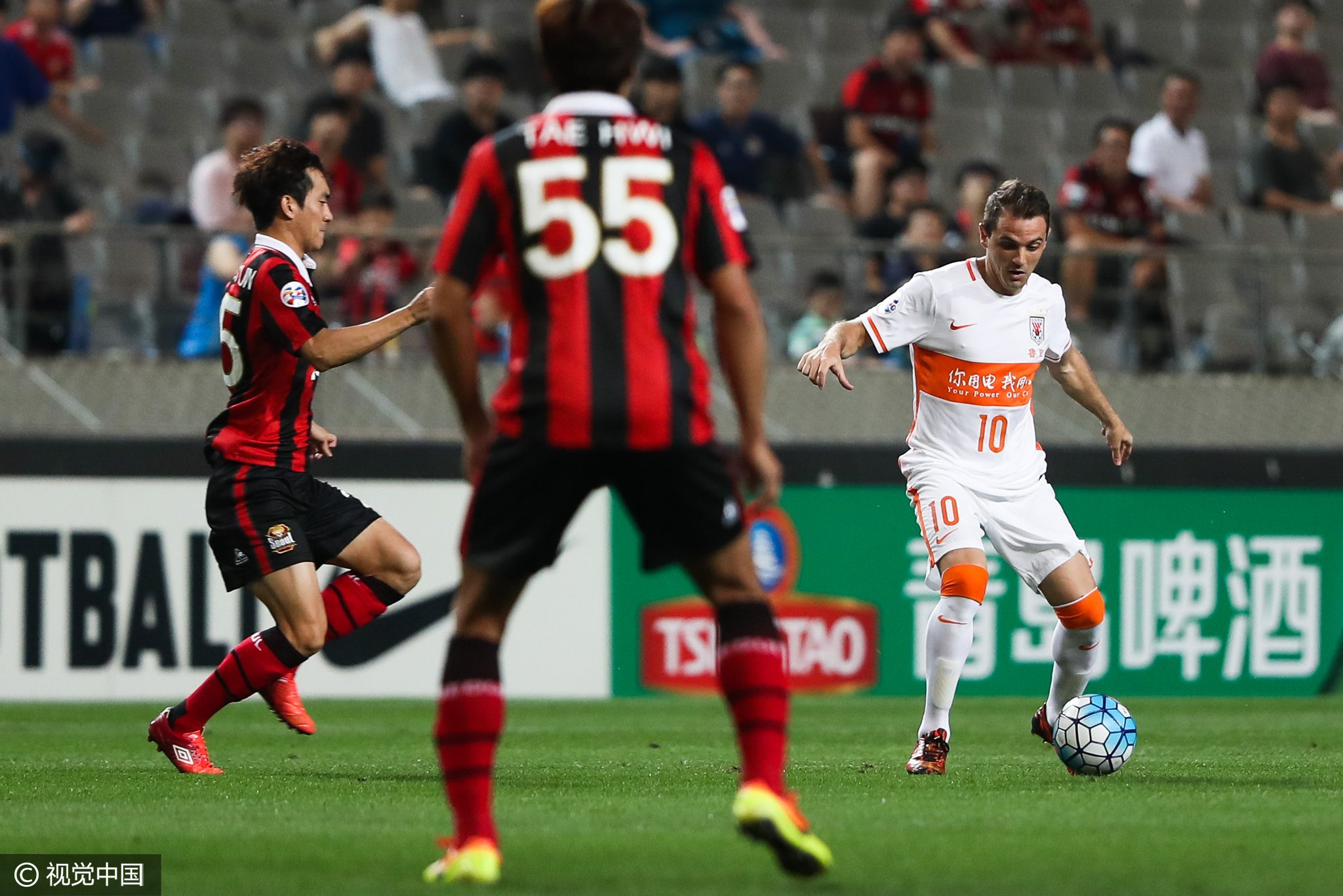 爱游戏体育app下载-关于今晨亚冠传出新动向,西汉姆主帅复盘,管理层表态:态度坚定,数据趋势出现新变化的信息-爱游戏体育app下载